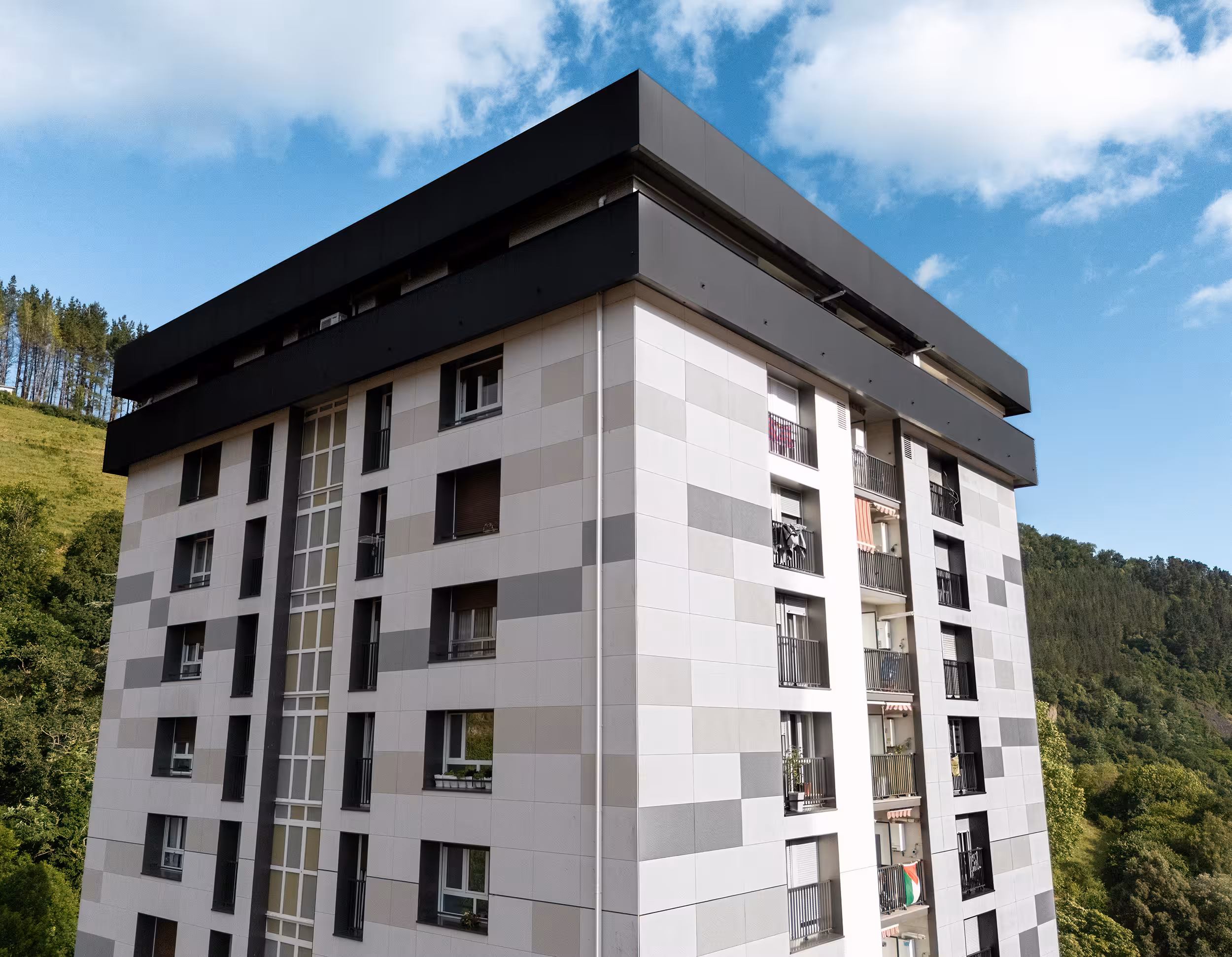 Rehabilitación de la fachada de Zabalotegi Dorre, Bergara